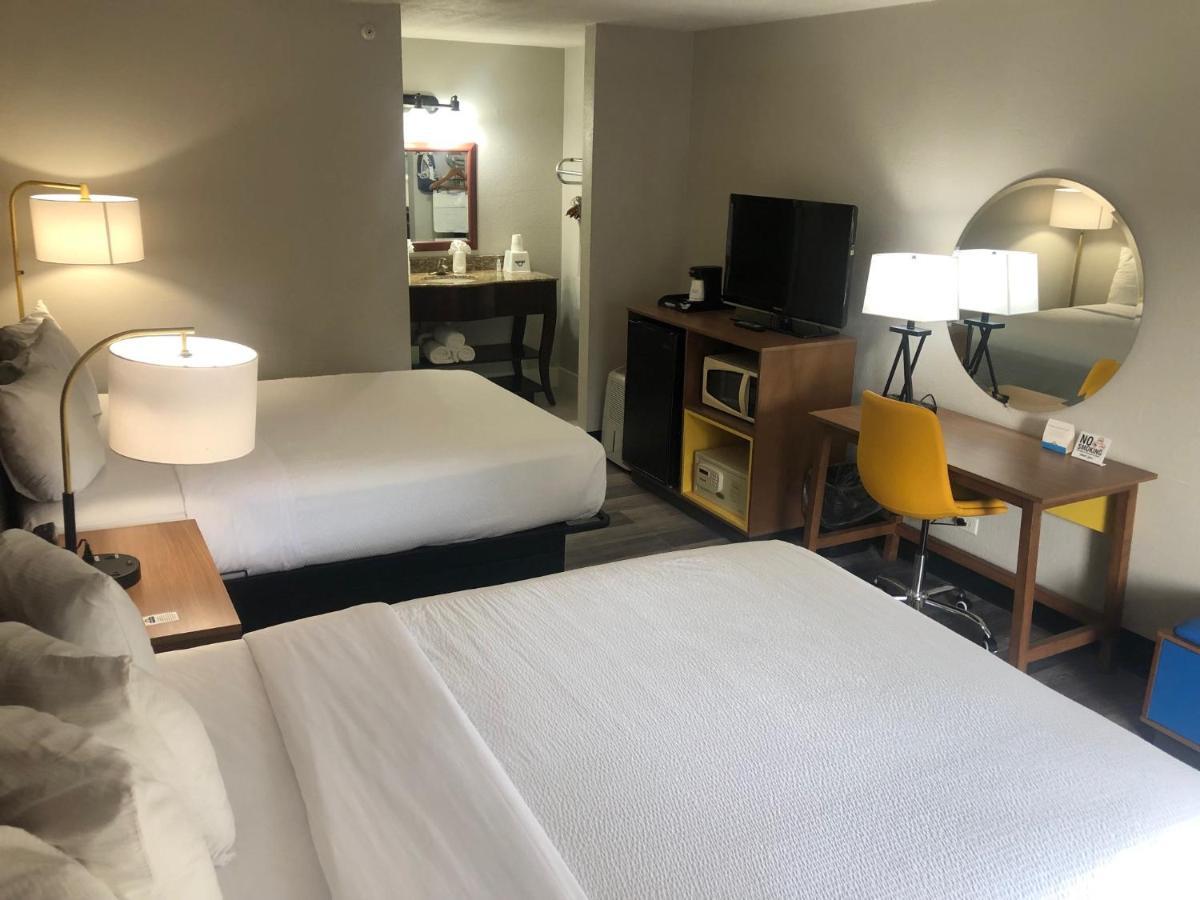 Days Inn By Wyndham Port Charlotte Town Center Екстер'єр фото