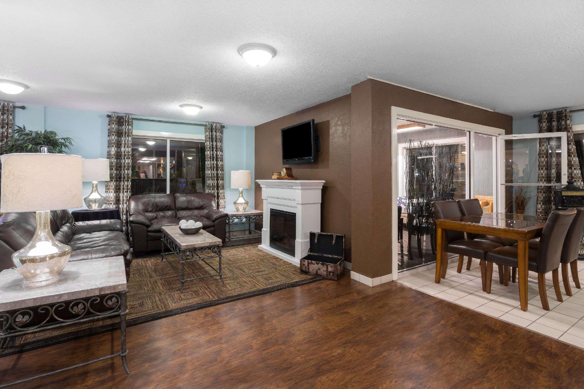 Days Inn By Wyndham Port Charlotte Town Center Екстер'єр фото