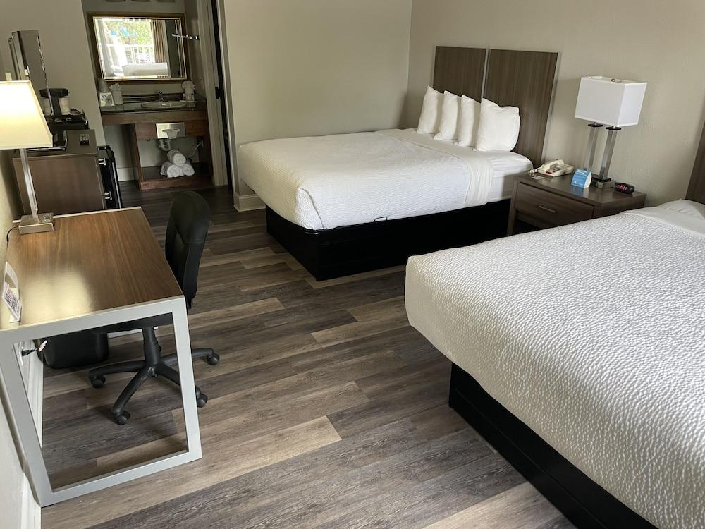 Days Inn By Wyndham Port Charlotte Town Center Екстер'єр фото