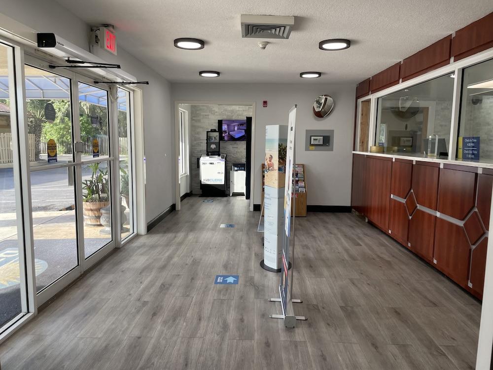 Days Inn By Wyndham Port Charlotte Town Center Екстер'єр фото