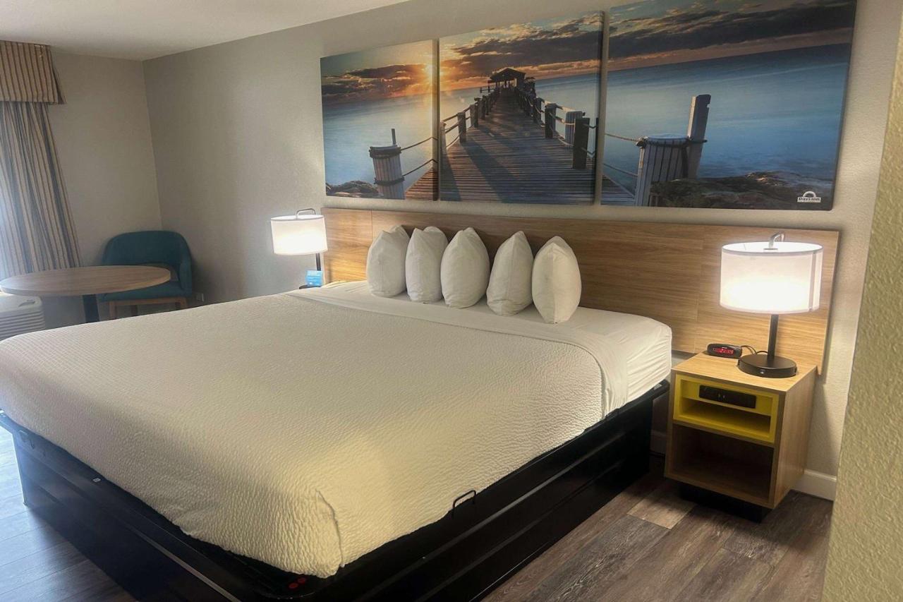 Days Inn By Wyndham Port Charlotte Town Center Екстер'єр фото