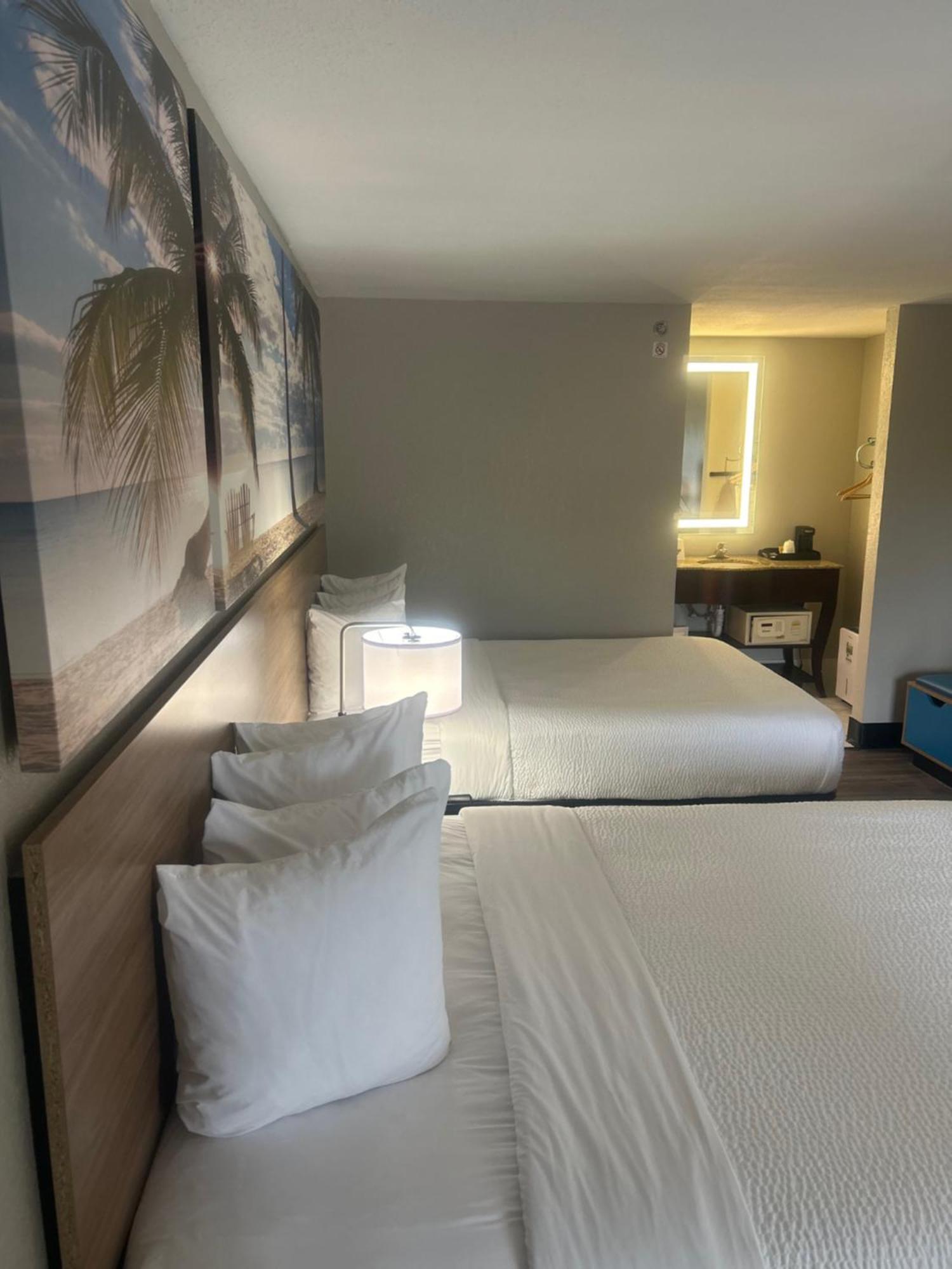 Days Inn By Wyndham Port Charlotte Town Center Екстер'єр фото